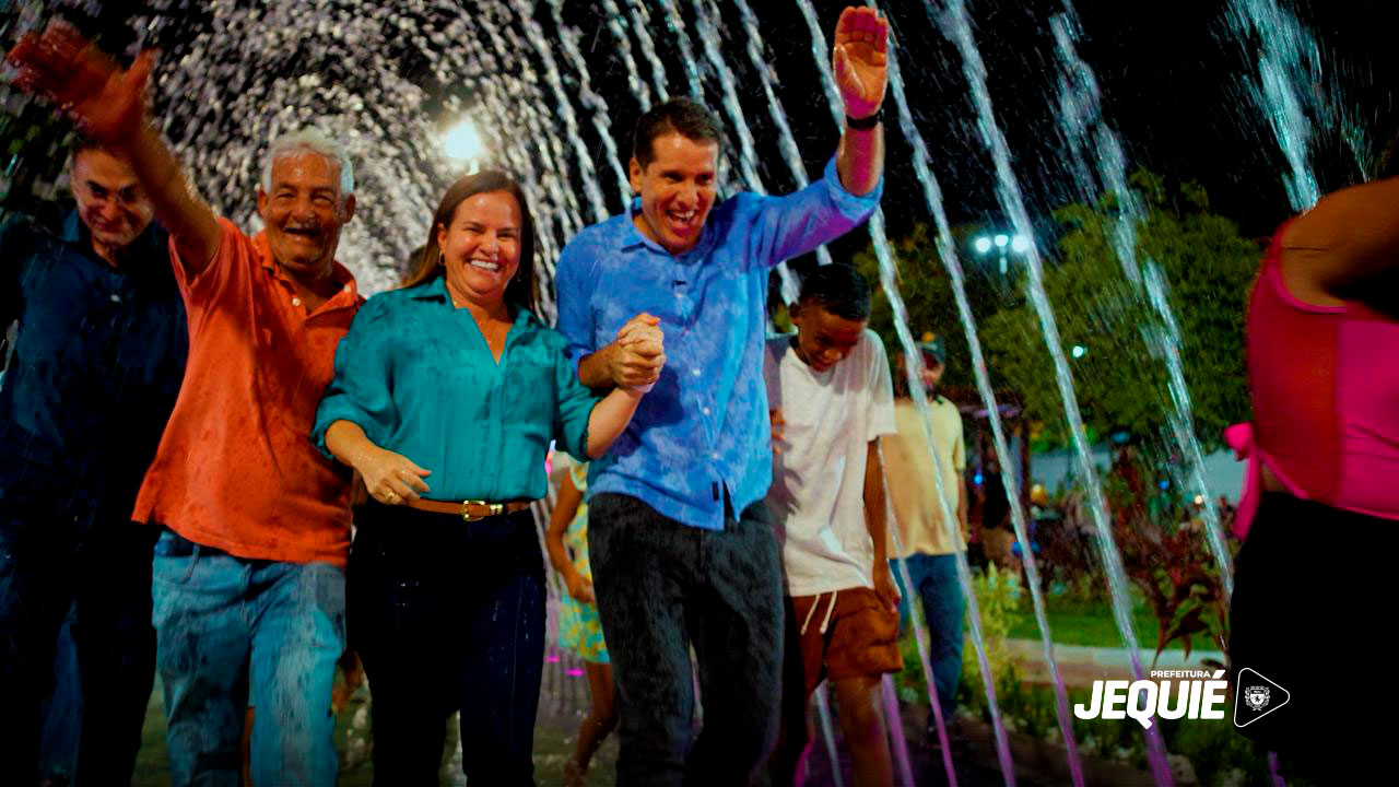 Prefeito de Jequié realiza entrega da requalificação da Praça dos Poetas no Alto da Prefeitura