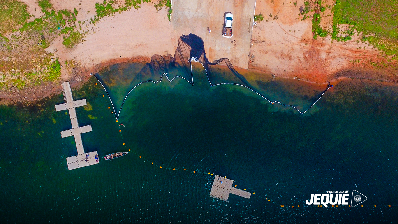 Prefeitura de Jequié instala rede de contenção contra piranhas na Prainha Lomanto