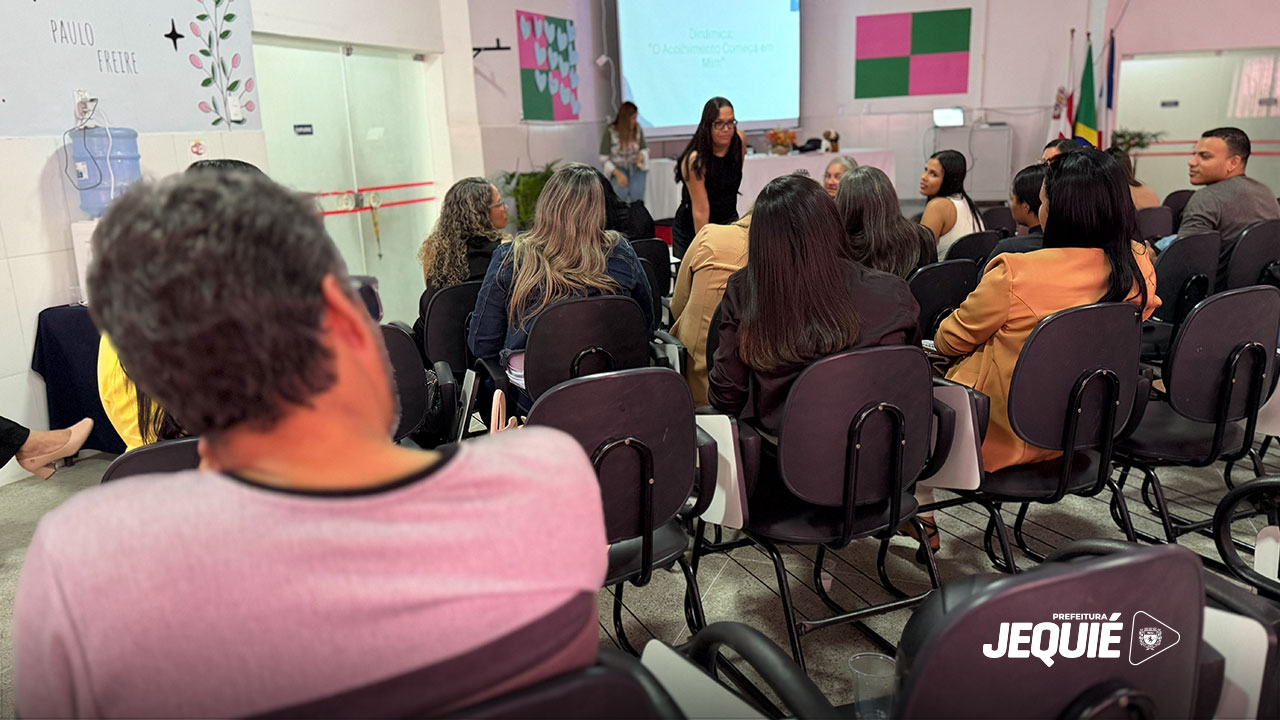 Prefeitura de Jequié promove capacitação para trabalhadores e profissionais que atuam nas recepções das Unidades de Saúde