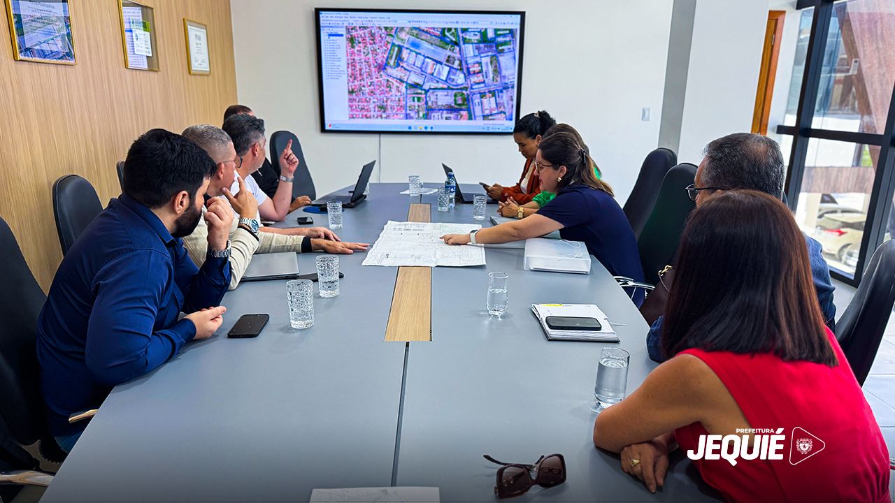 Prefeitura de Jequié promove reunião técnica para implementação da Regularização Fundiária Industrial no município
